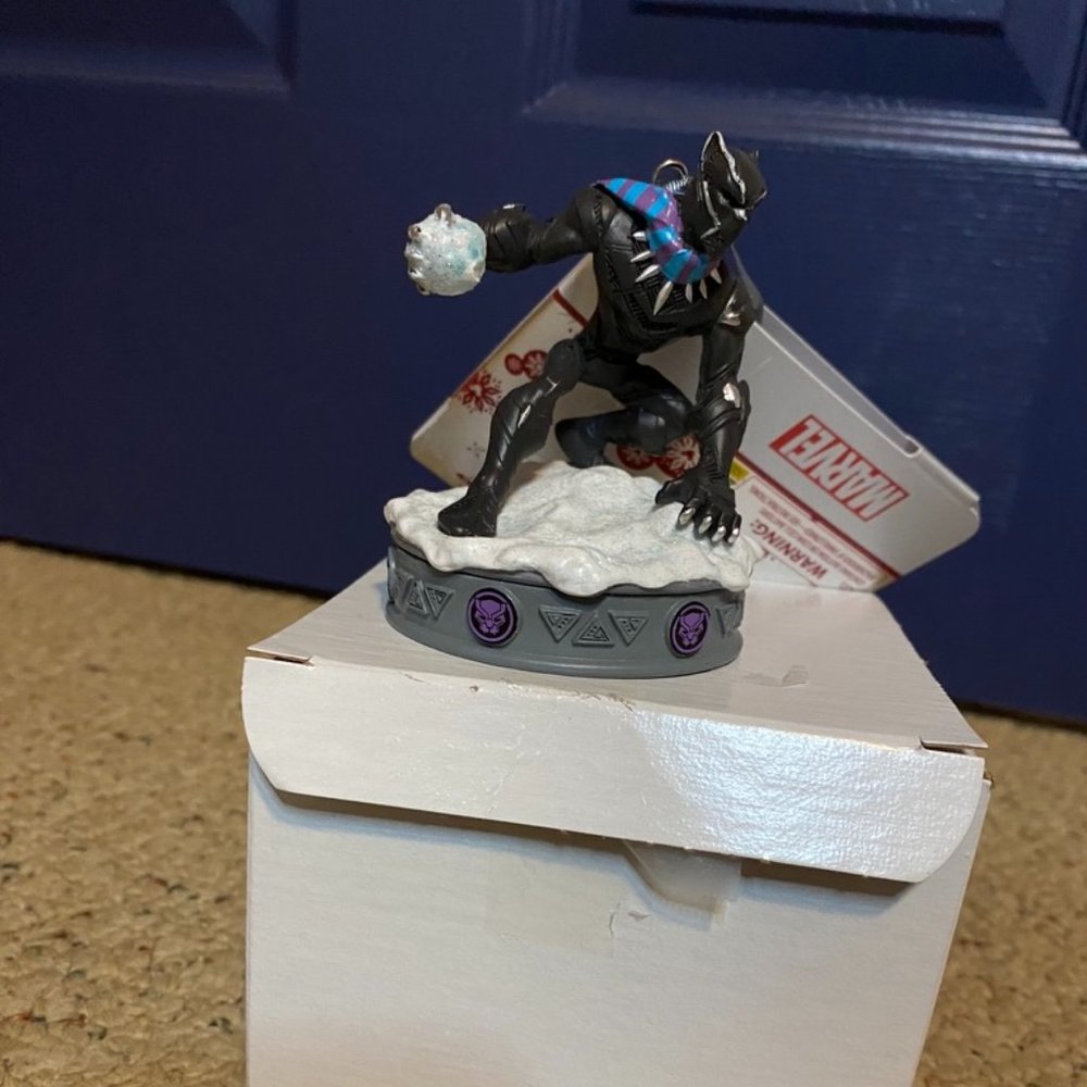 NWT Disney Sketchbook Marvel Black Panther Light-Up Christmas Ornament Wakanda.